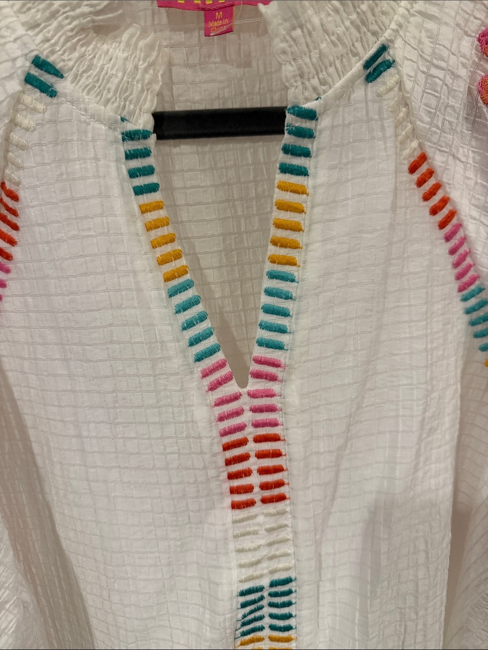 THML White Puff-Sleeve Embroidered Floral Blouse with Multicolor Trim nwot - Picture 4 of 6